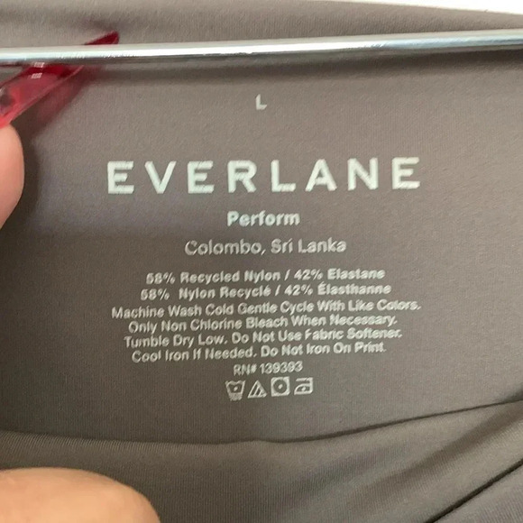 EVERLANE The Perform Cropped Leggings - Picture 5 of 5